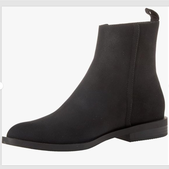 ESSENTIALS Women's Flat Ankle/Chelsea Boots Faux Leather Size 13 - Black… - Picture 1 of 6